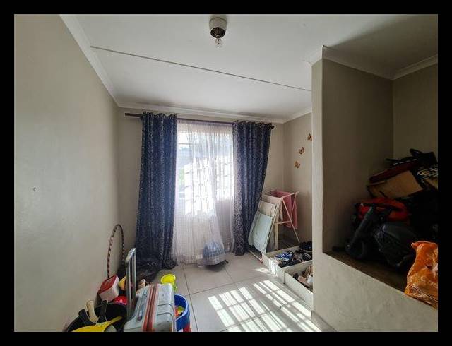 3 BEDROOM HOUSE FOR SALE IN GROVE END